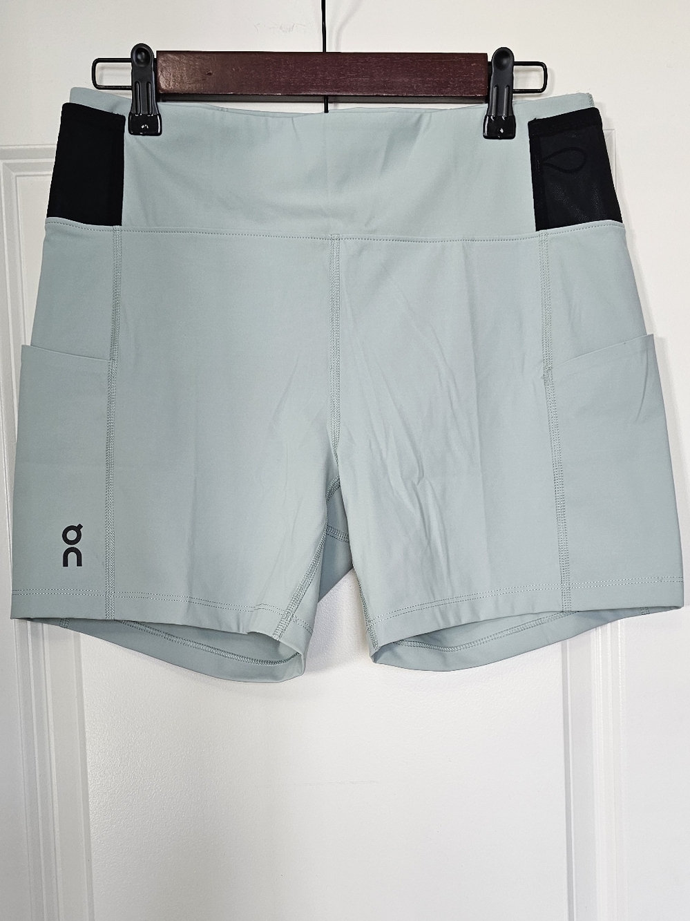 On Cloud Running Shorts Womens Large Light Blue Athletic Shorts Gym Pockets